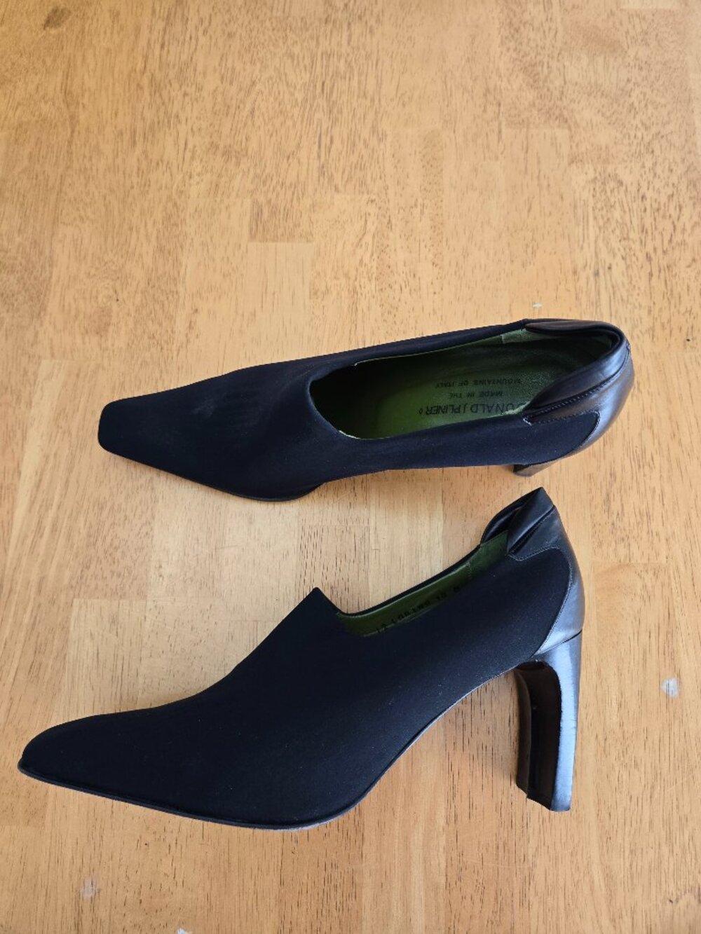 Donald J. Pliner Larina-D Black Pump 10M